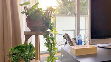 Apartamento urbano, para não fumantes (204) | Escrivaninha, espaço de trabalho para notebook, cortinas blackout