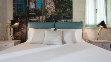 4 bedrooms, in-room safe, iron/ironing board, free WiFi