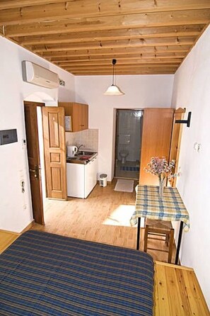 4 chambres, fer et planche à repasser, Wi-Fi gratuit, draps fournis
