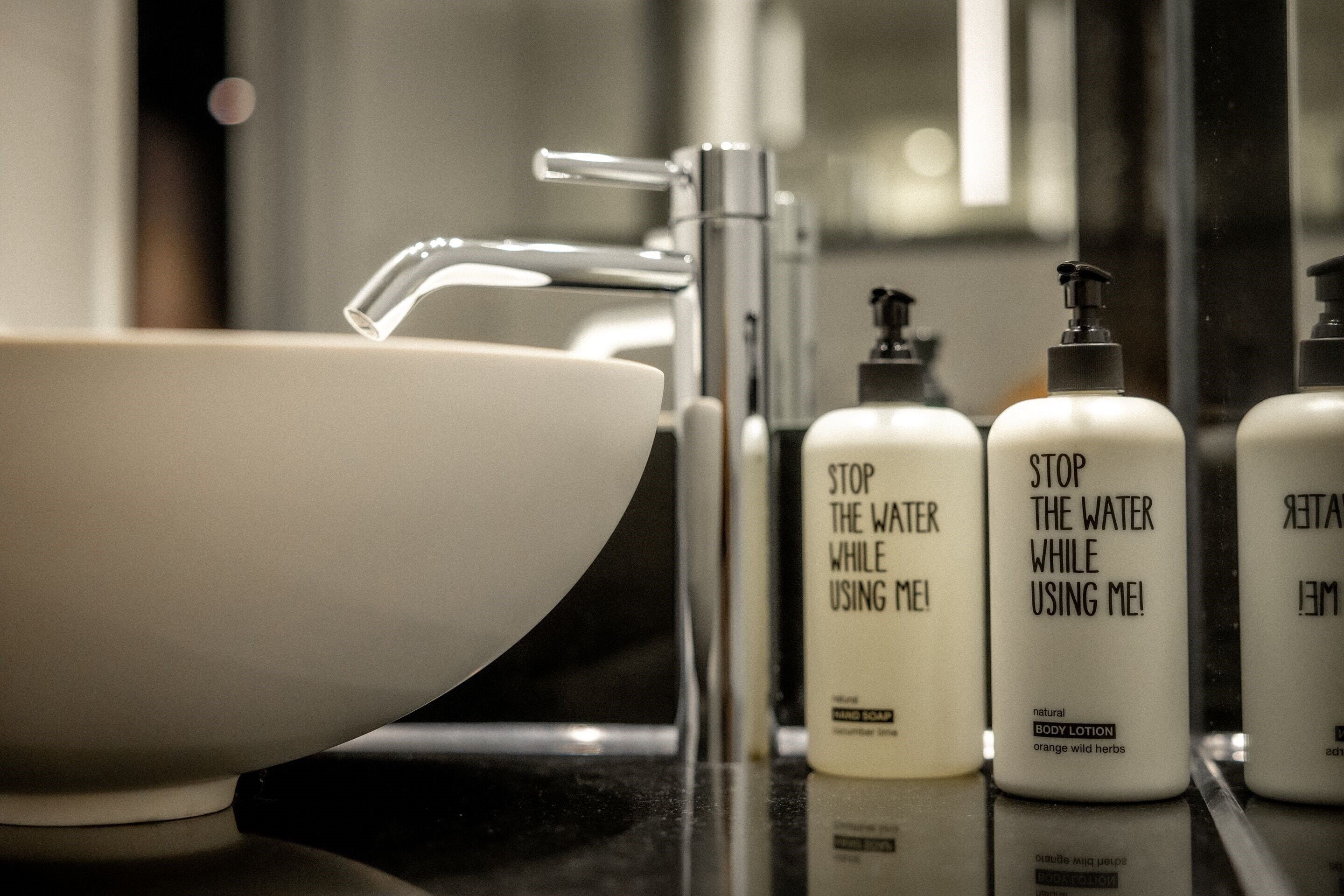 shower, rainfall showerhead, free toiletries, hair dryer