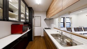 Ferienhaus, Nichtraucher (Private Vacation Home) | Eigene Kochnische | Kühlschrank, Mikrowelle, Herdplatte, Kochgeschirr/Geschirr/Besteck