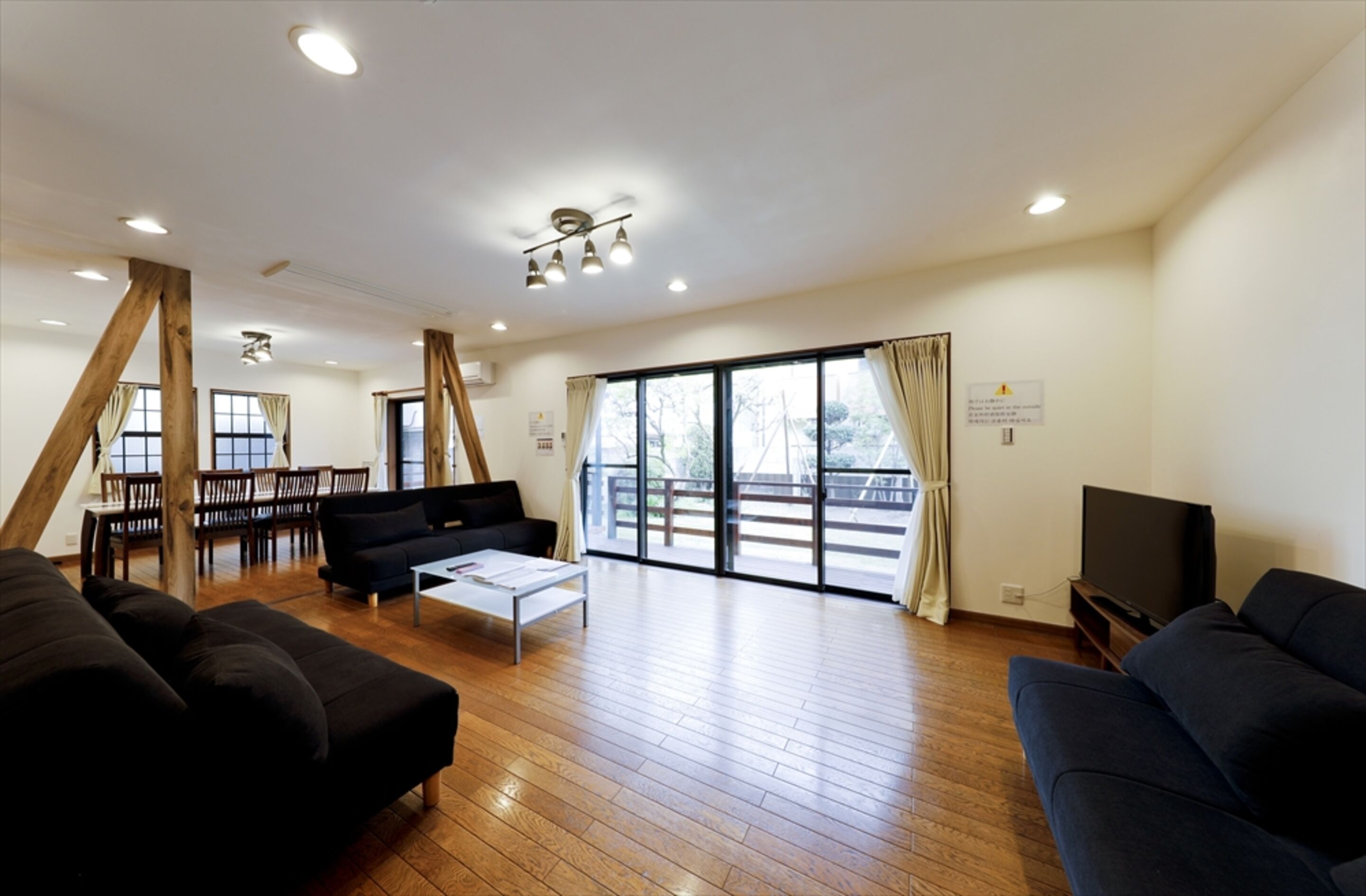 独立别墅, 无烟房 (Private Vacation Home) | 起居区 | 平板电视