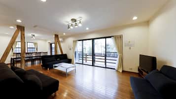 独立别墅, 无烟房 (Private Vacation Home) | 起居区 | 平板电视