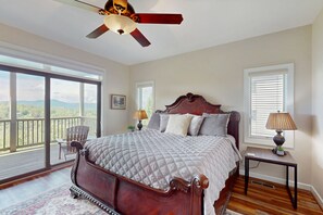 2 bedrooms, iron/ironing board, free internet, bed sheets - Relaxing condo with sweeping valley views, deck, and fireplace (Sugar Mountain)