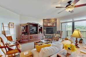 TV, fireplace
