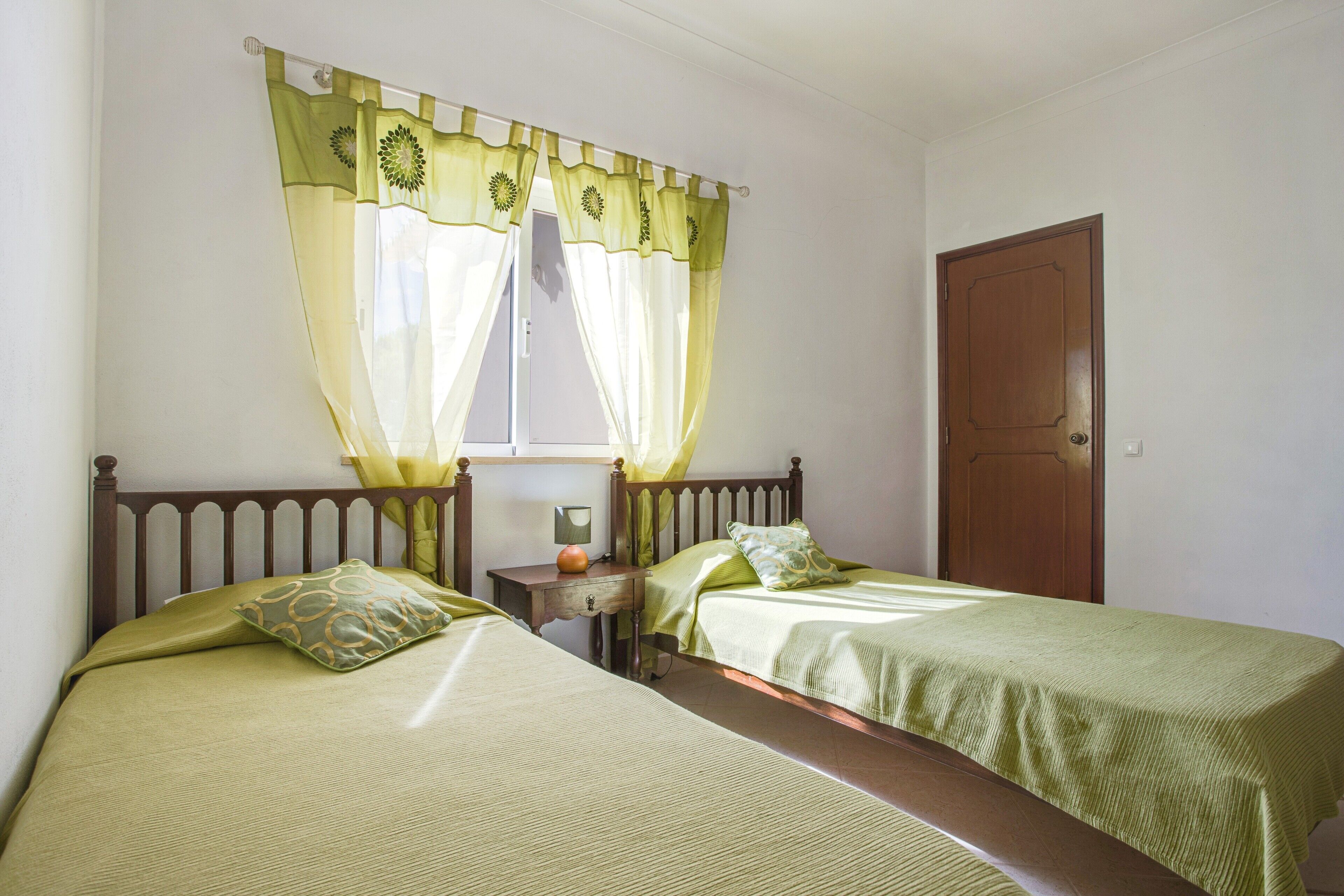 4 chambres, fer et planche à repasser, Wi-Fi gratuit, draps fournis