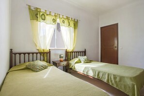 4 Schlafzimmer, Bügeleisen/Bügelbrett, kostenloses WLAN, Bettwäsche