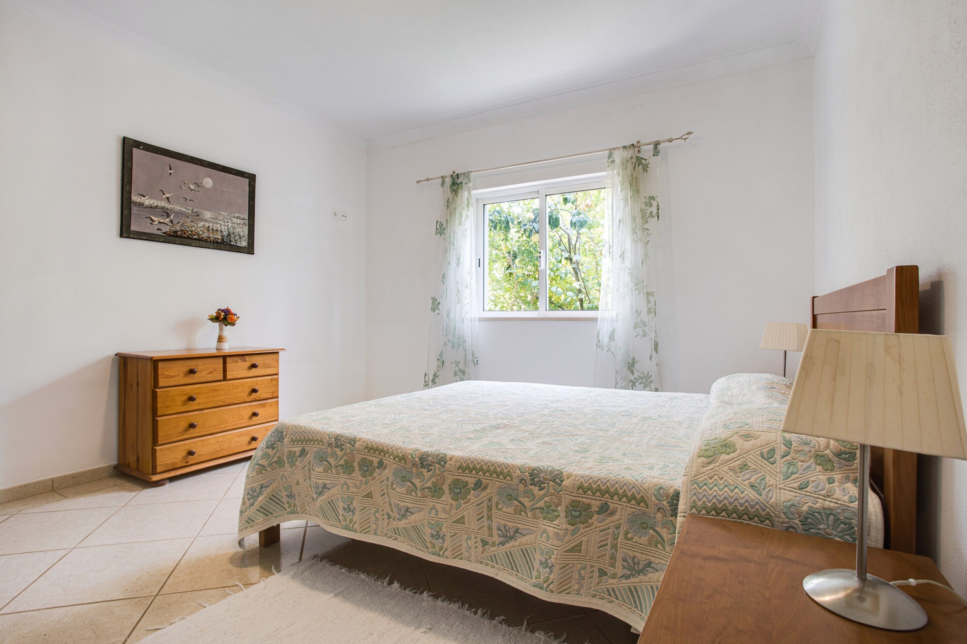 4 slaapkamers, een strijkplank/strijkijzer, gratis wifi, beddengoed