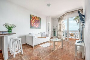 Living area - Holiday Apartment "Carla 1B" in Playa San Juan with Sea View and Wi-Fi (Playa San Juan)