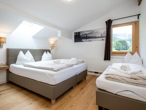 Chalet (Multiple Bedrooms) | 7 bedrooms