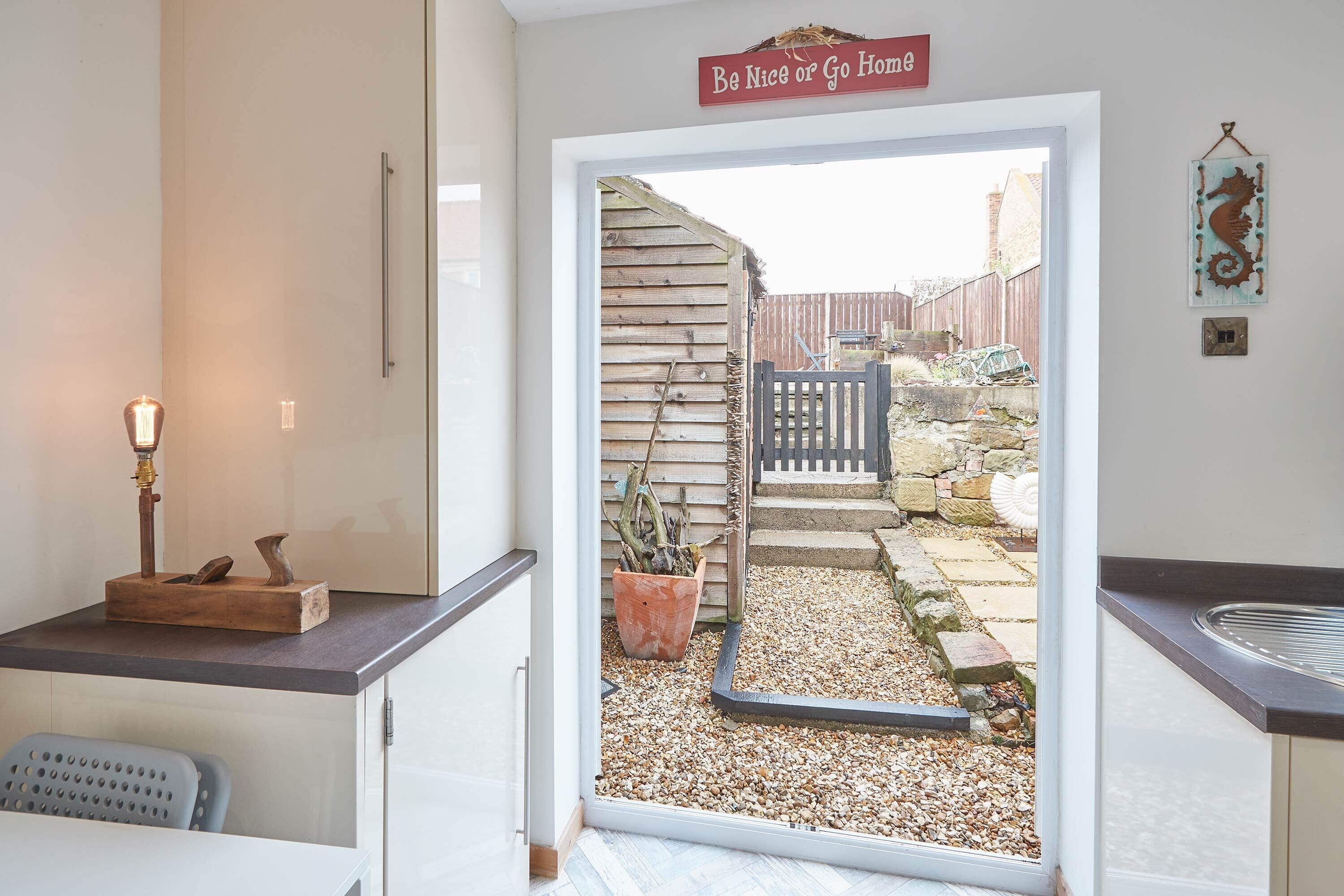 Småhus | Eget kjøkken | Kjøleskap, mikrobølgeovn, ovn og kokeplater