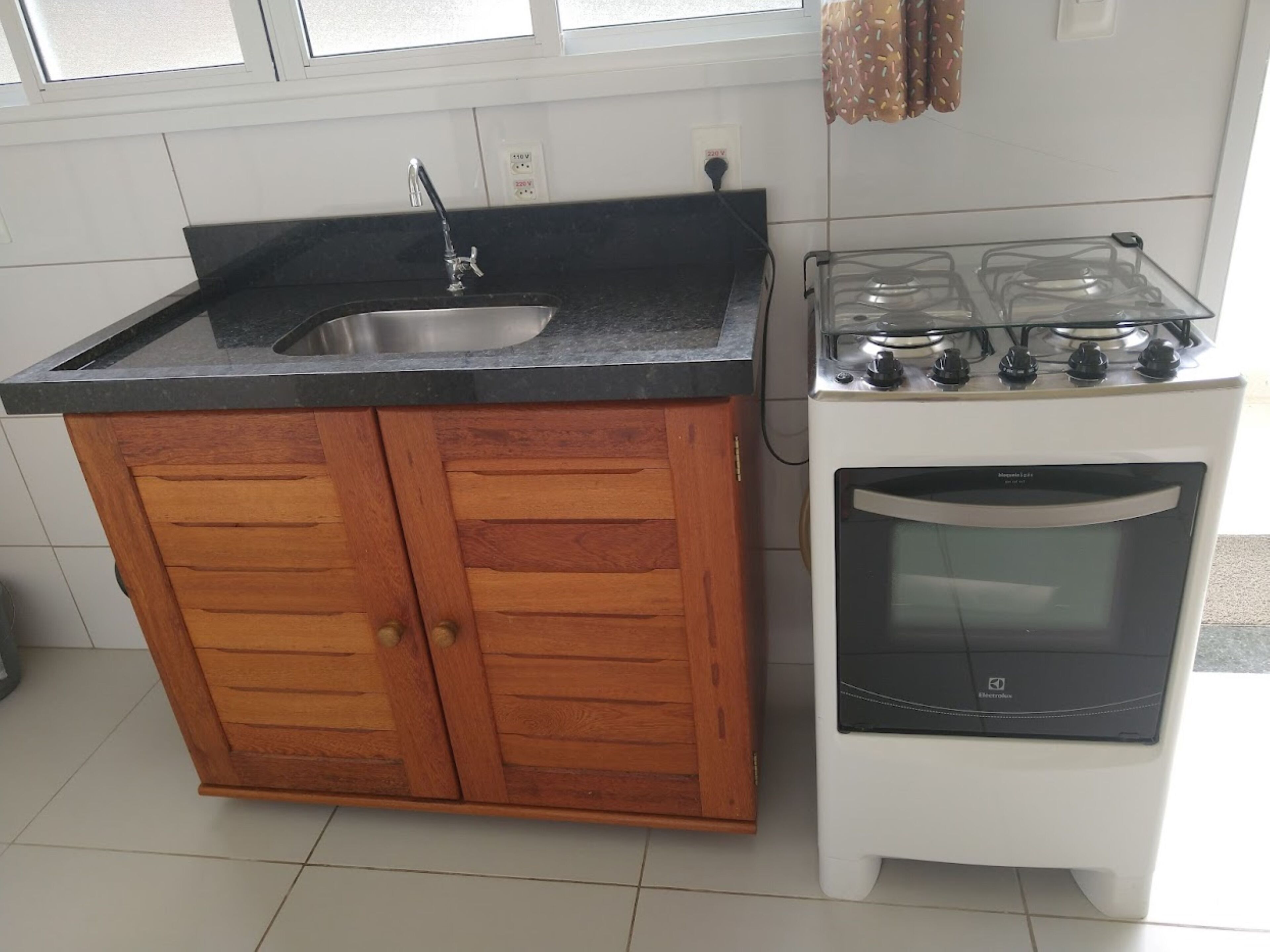 Apartment with 1 bedroom, furnished, swimming pool, playground and barbecue.