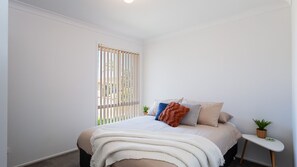 3 bedrooms, iron/ironing board, free WiFi