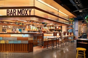Serves lunch, dinner, and happy hour