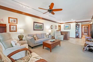 Smart TV, books - Sunrise Serenity| 2BR Oceanfront Condo With AC (Kapaa)