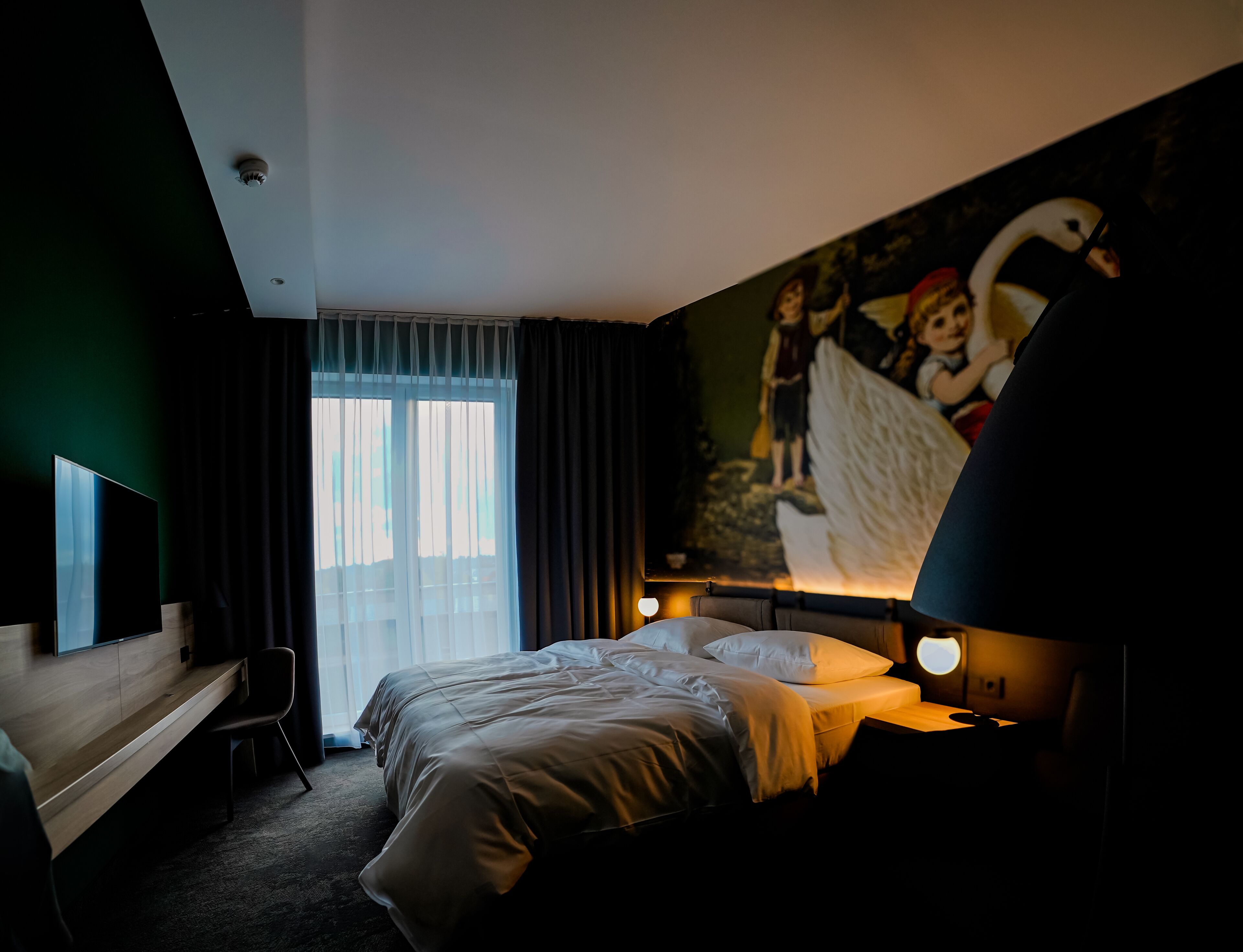 classic double room | minibar, in-room safe, laptop workspace, soundproofing