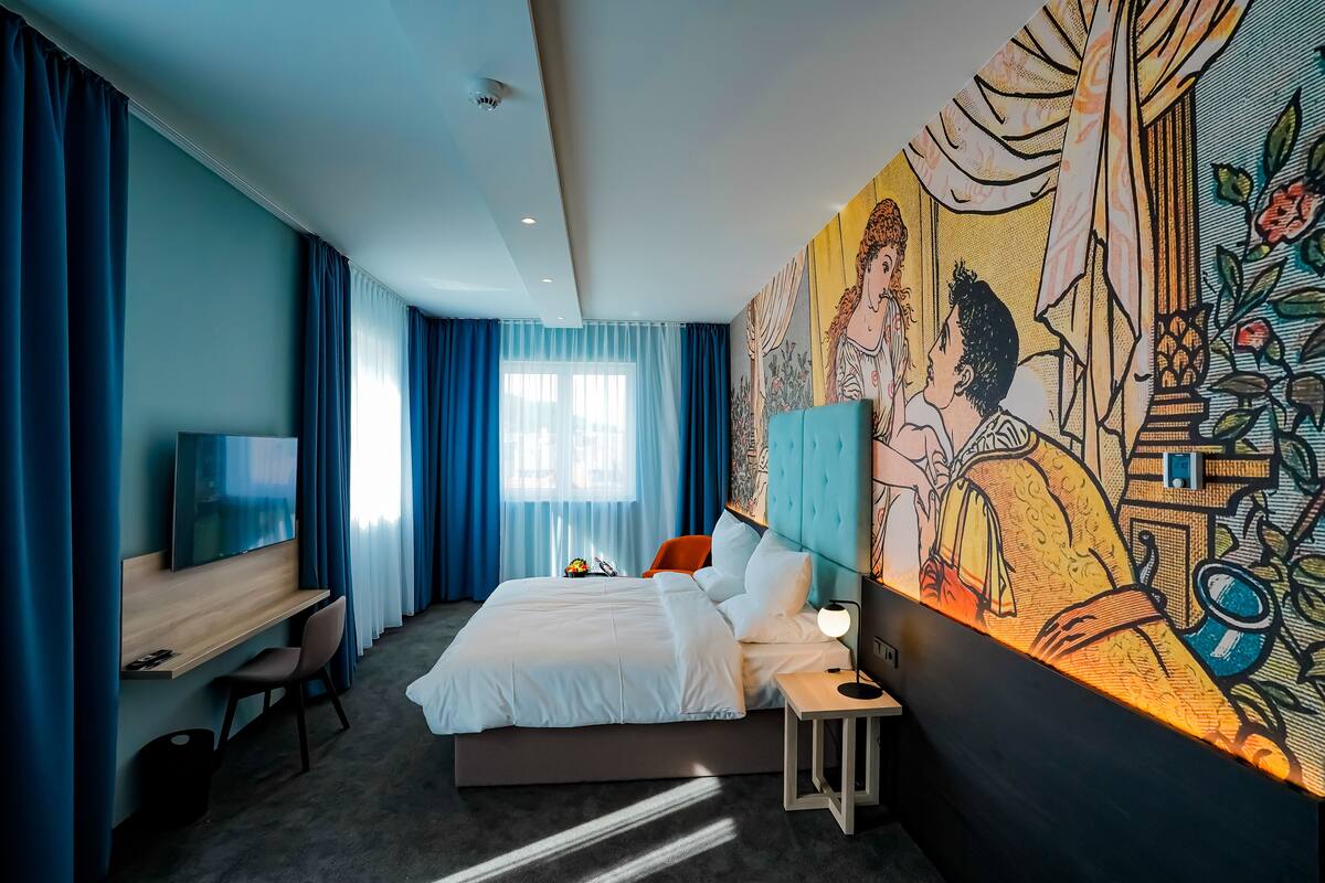 Kamar Double Mewah | Minibar, brankas, ruang kerja ramah laptop, dan kedap suara