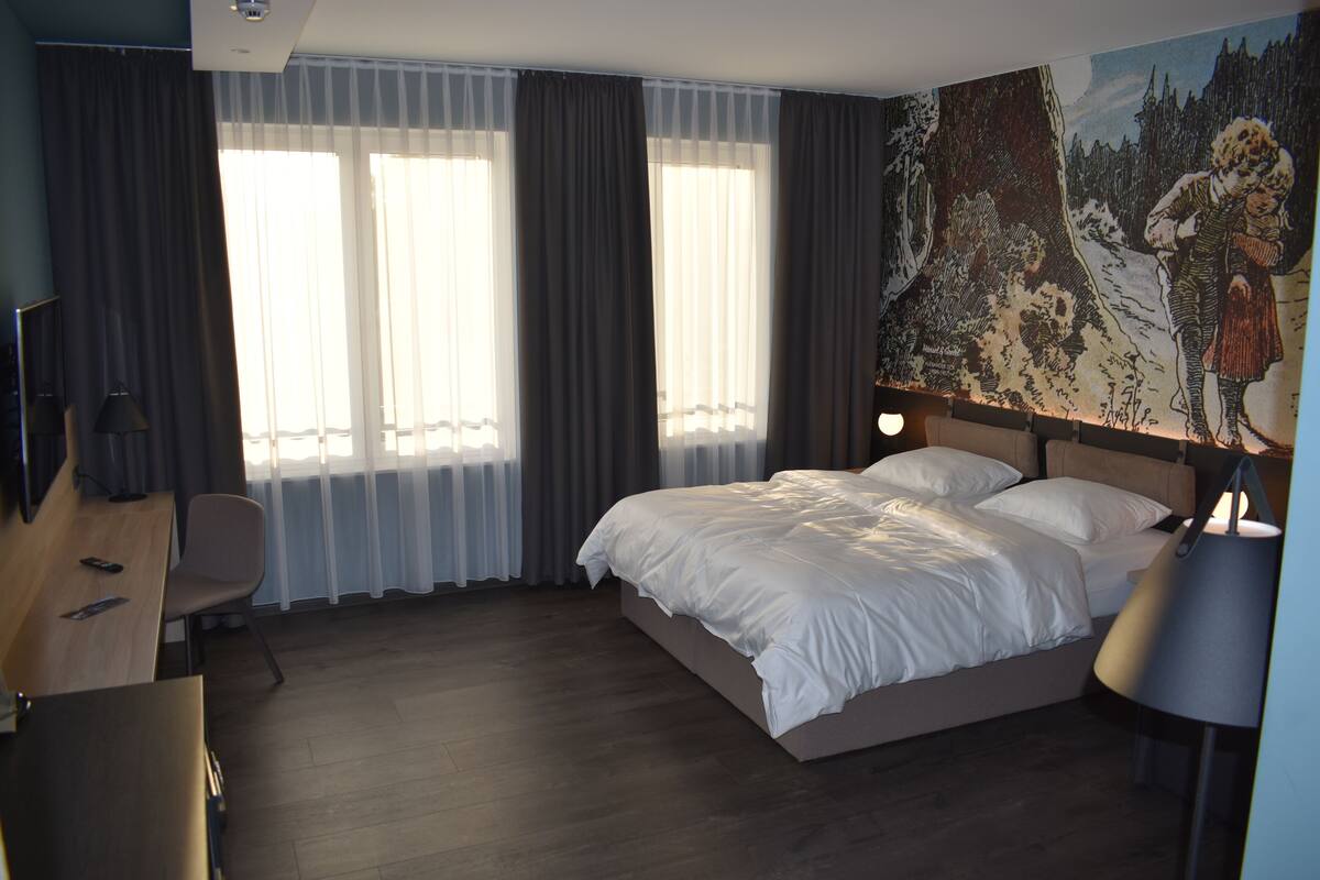 Kamar Double Eksklusif | Minibar, brankas, ruang kerja ramah laptop, dan kedap suara