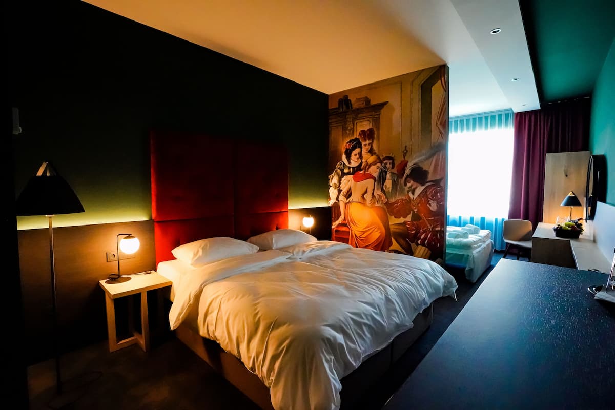 Kamar Double atau Twin Keluarga | Minibar, brankas, ruang kerja ramah laptop, dan kedap suara