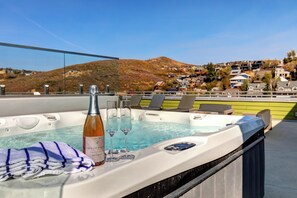 Outdoor spa tub - Abode at Parkite Penthouse | Modern Luxury | Best of Main Street Living & Entertaining (Park City)