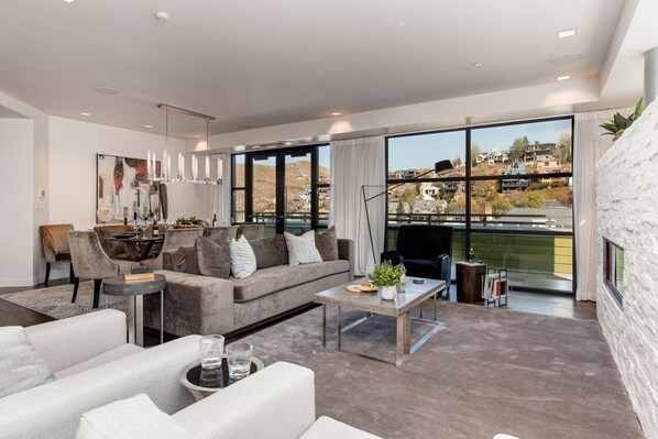 TV, fireplace, table tennis, books - Abode at Parkite Penthouse | Modern Luxury | Best of Main Street Living & Entertaining (Park City)