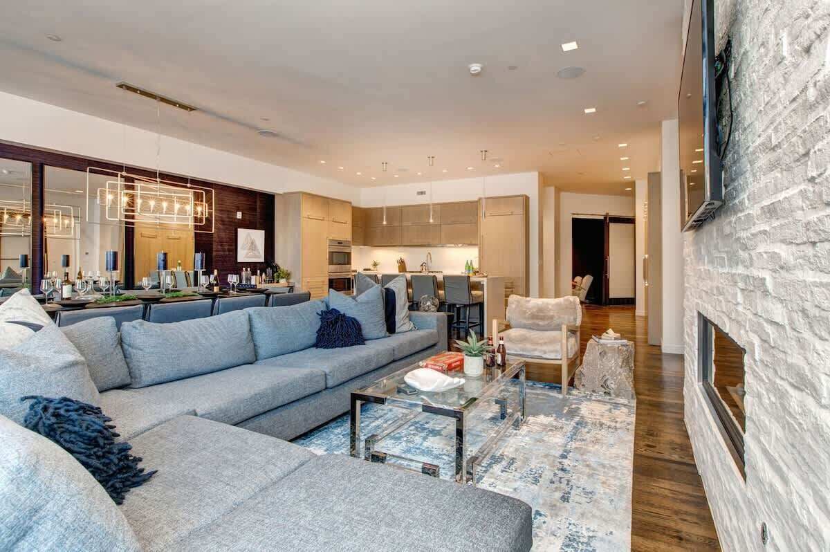 TV, fireplace, offices