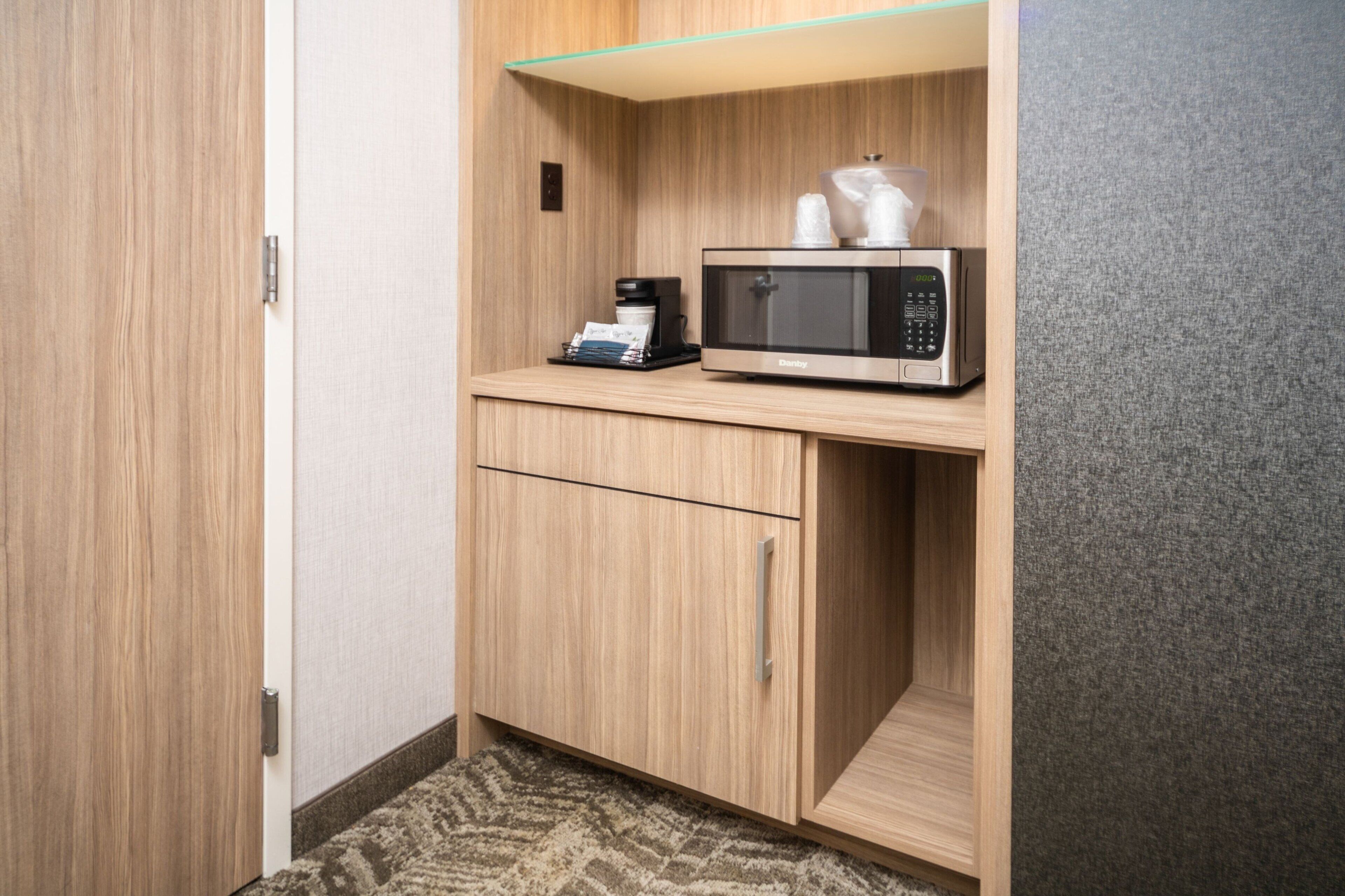 iron/ironing board, cots/infant beds, free wifi