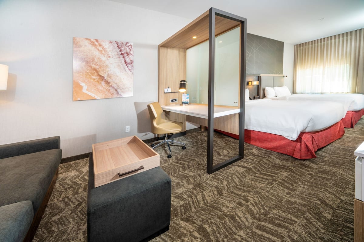 Iron/ironing board, cots/infant beds, free WiFi