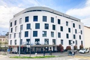 Exterior - Nonanteneuf Aigle (Aigle)