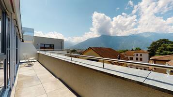 Appartamento Basic, letti multipli | Balcone