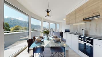 Basic Apartment, 2 Queen Beds | Private kitchen | Fridge, microwave, oven, stovetop