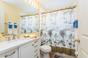 Bathroom - 3 Bedroom Disney Vacation Villa by RedAwning (Davenport)