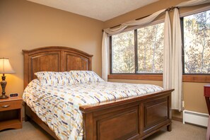 Leilighet, 2 soverom | 2 soverom, skrivebord for bærbar PC, wi-fi (inkludert) og sengetøy