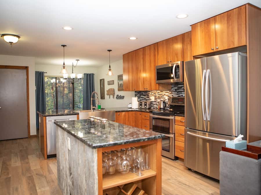 Condo, 2 Bedrooms | Private kitchen | Fridge, microwave, oven, coffee/tea maker