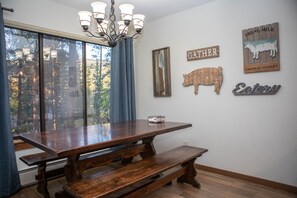 Condo, 2 habitaciones | Restaurantes