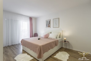 5 bedrooms, iron/ironing board, travel cot, free WiFi