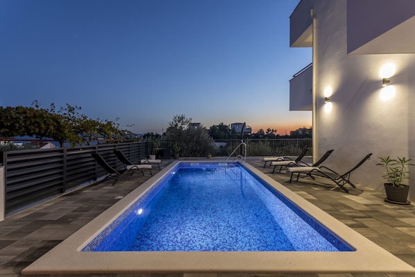 Outdoor pool, a heated pool