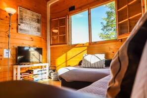 3 bedrooms, travel crib, free WiFi, bed sheets - Bungalow in the mountain with swimming pool near Serra da Estrela (to 6 people) (Oliveira do Hospital)