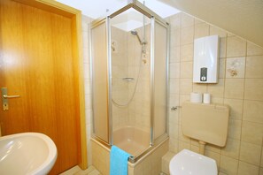 Shower, towels