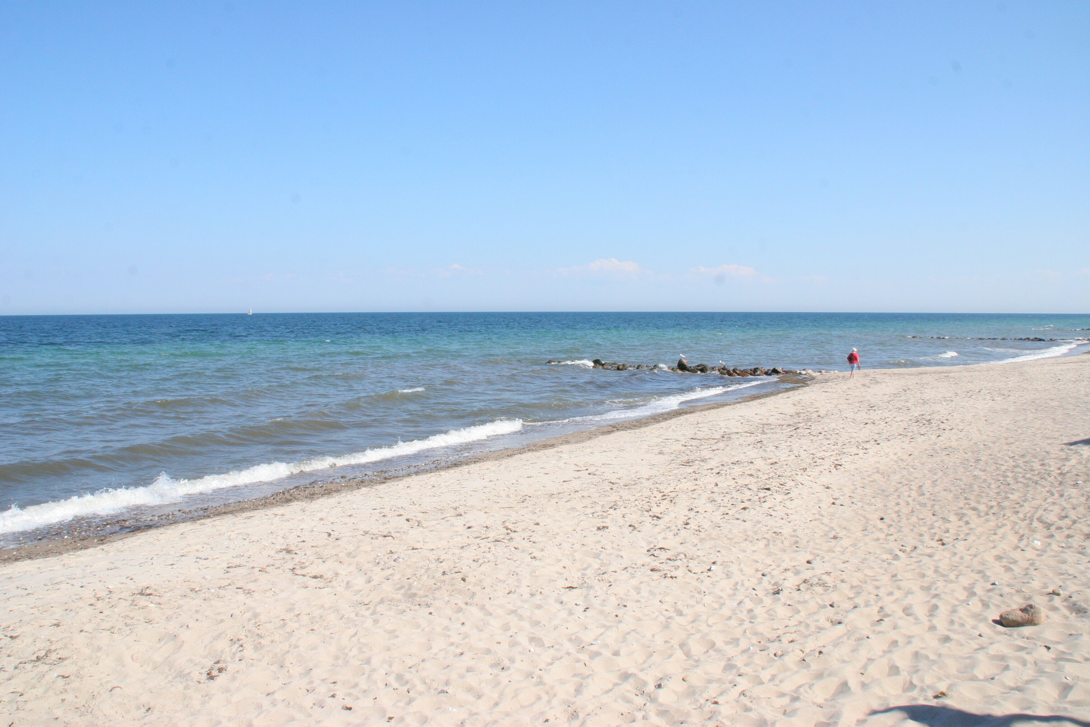 Beach nearby, sun loungers
