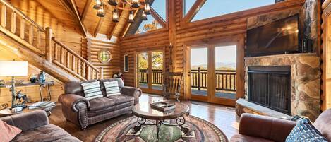 Una Smart TV, una chimenea, videojuegos, libros