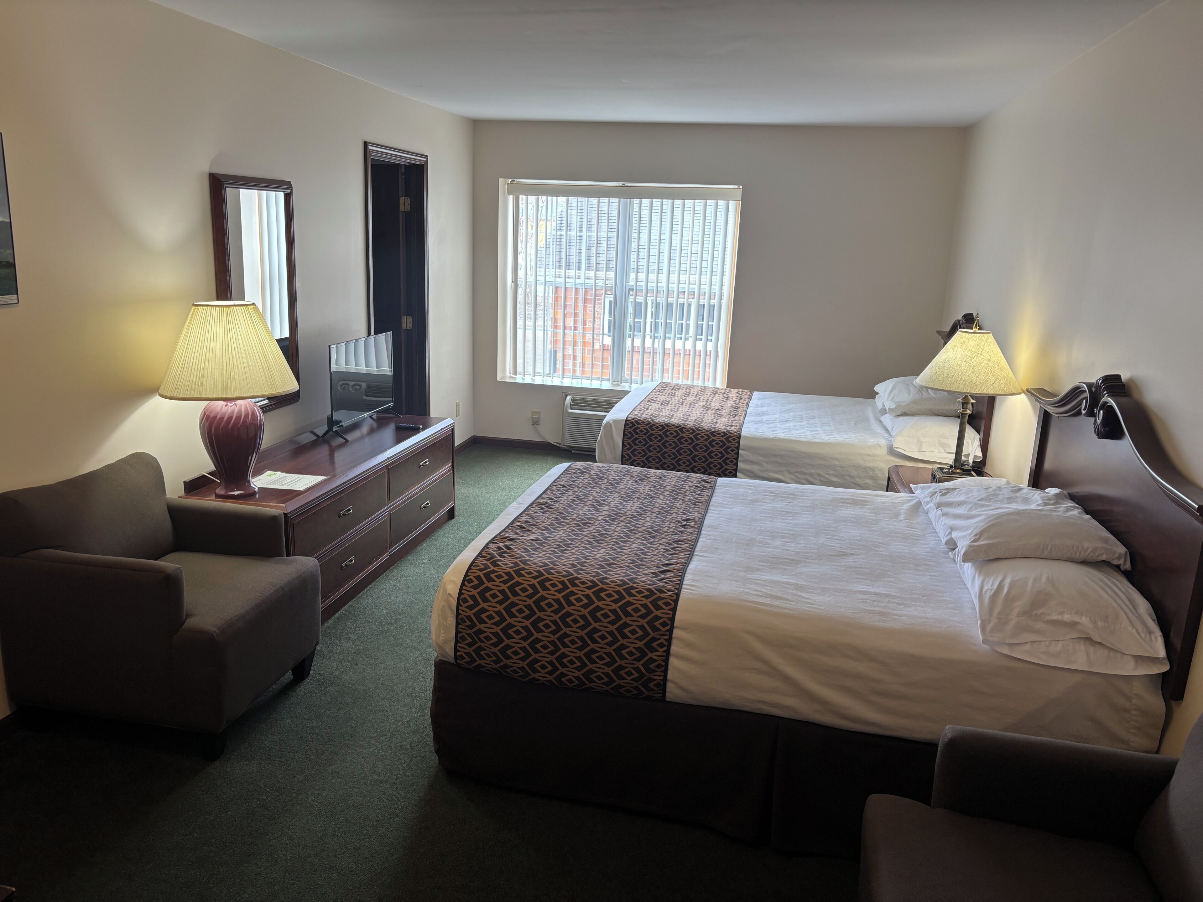 1 chambre, fer et planche à repasser, accès au Wi-Fi (inclus)