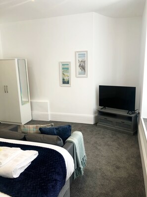 Deluxe Apartment, Ensuite | 1 bedroom - Southside Street Apartments (Plymouth)