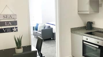 Apartemen Deluks, ensuite | Interior