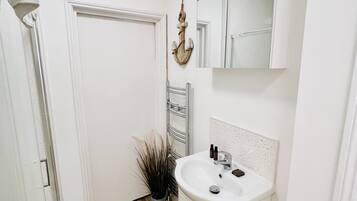 Deluxe appartement, en-suite badkamer | Badkamer