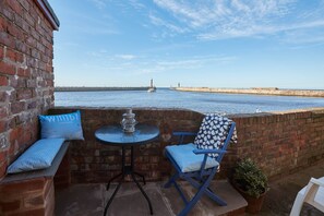 House | Terrace/patio