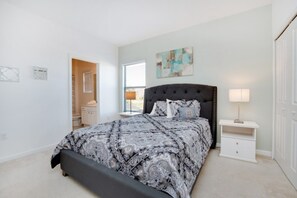 5 bedrooms, iron/ironing board, internet, wheelchair access