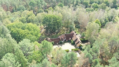 Magnificent estate in Sologne on 53 hectares 25 people