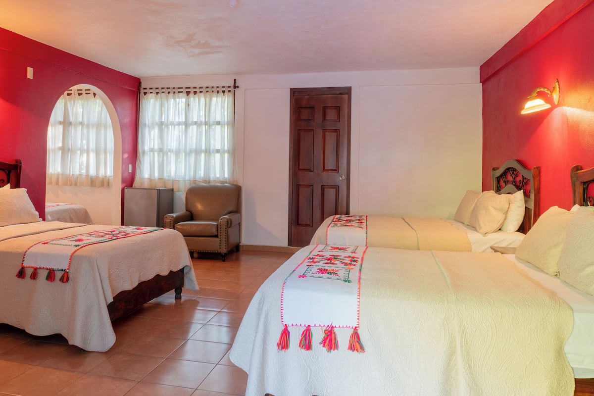 Family Room, Pool View (Helechos 2) | Egyptian cotton sheets, premium bedding, individually decorated