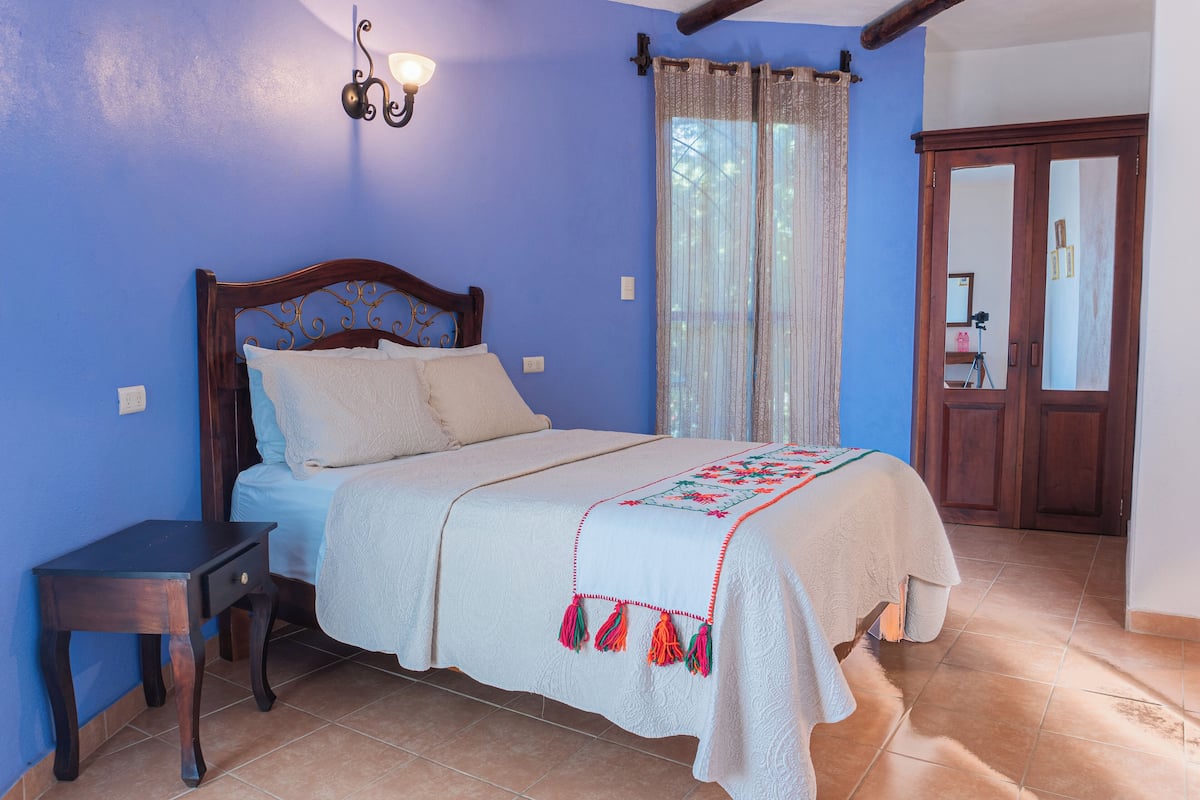 Family Double Room, Garden View (Lirios #2) | Egyptian cotton sheets, premium bedding, individually decorated